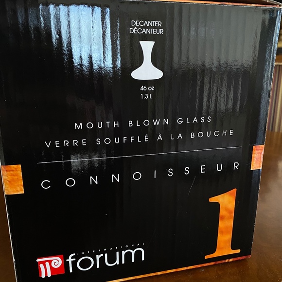 Wine Decanter - Picture 3 of 3